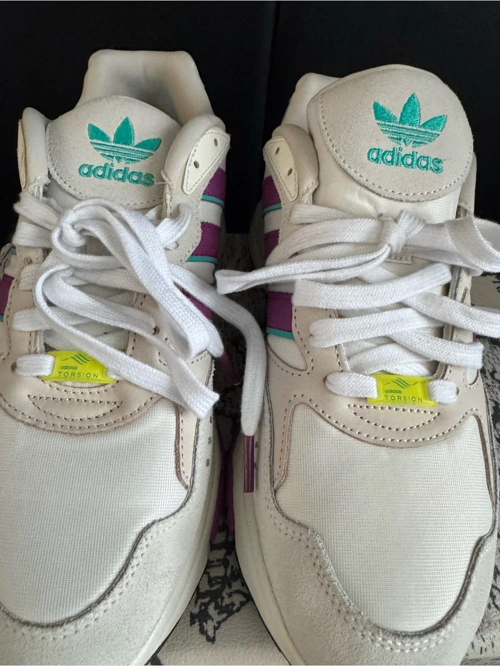 Addidas RETROPY F90 'OFF WHITE SONIC FUCHSIA'